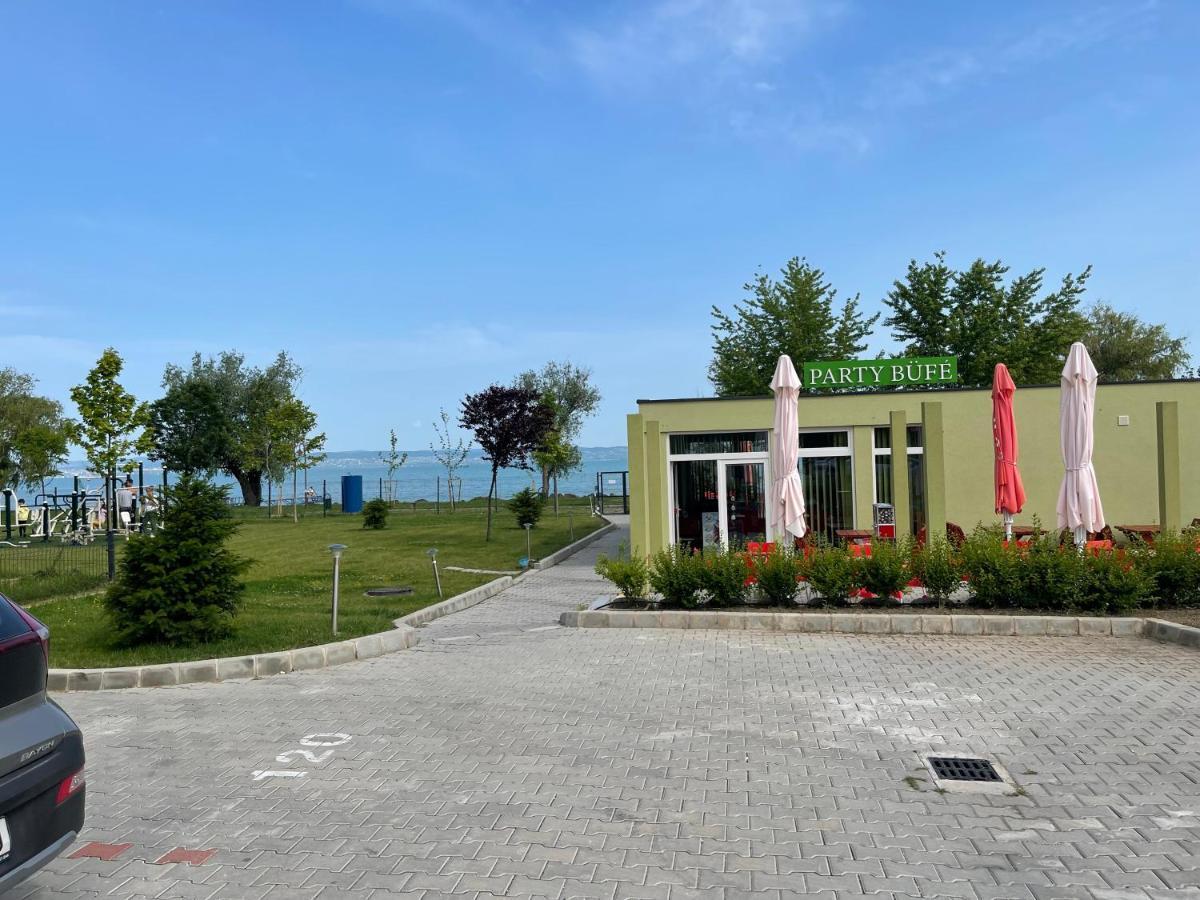 Vizparti Apartman Сиофок Екстериор снимка